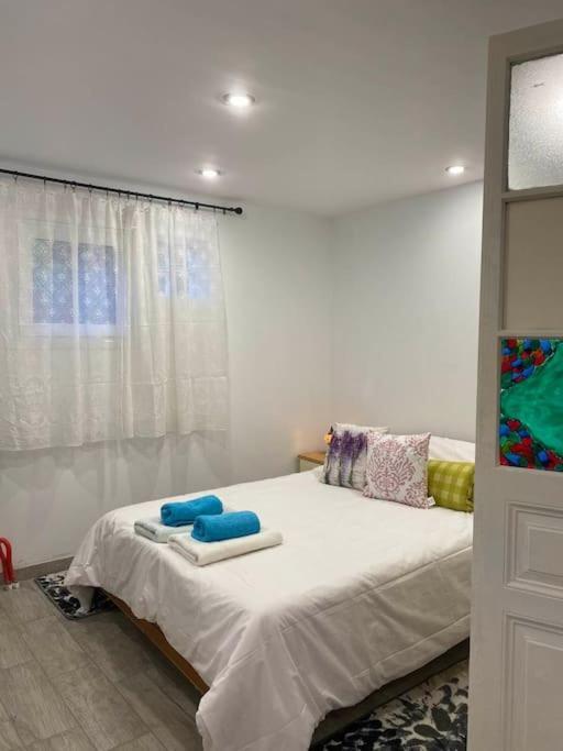 A Modern Farmhouse With Big Garden Trápeza Esterno foto